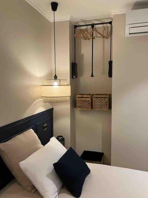 Suite De Luxe Jacuzzi Balneo,King Size Bed โกลโลบรีแยส์ ภายนอก รูปภาพ